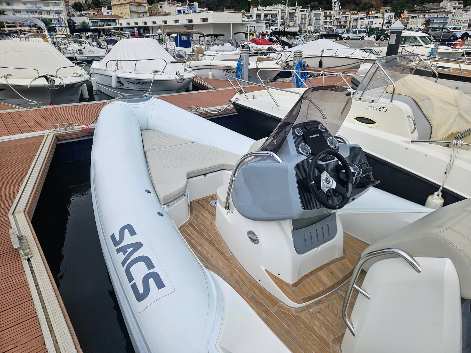 sacs strider 700
