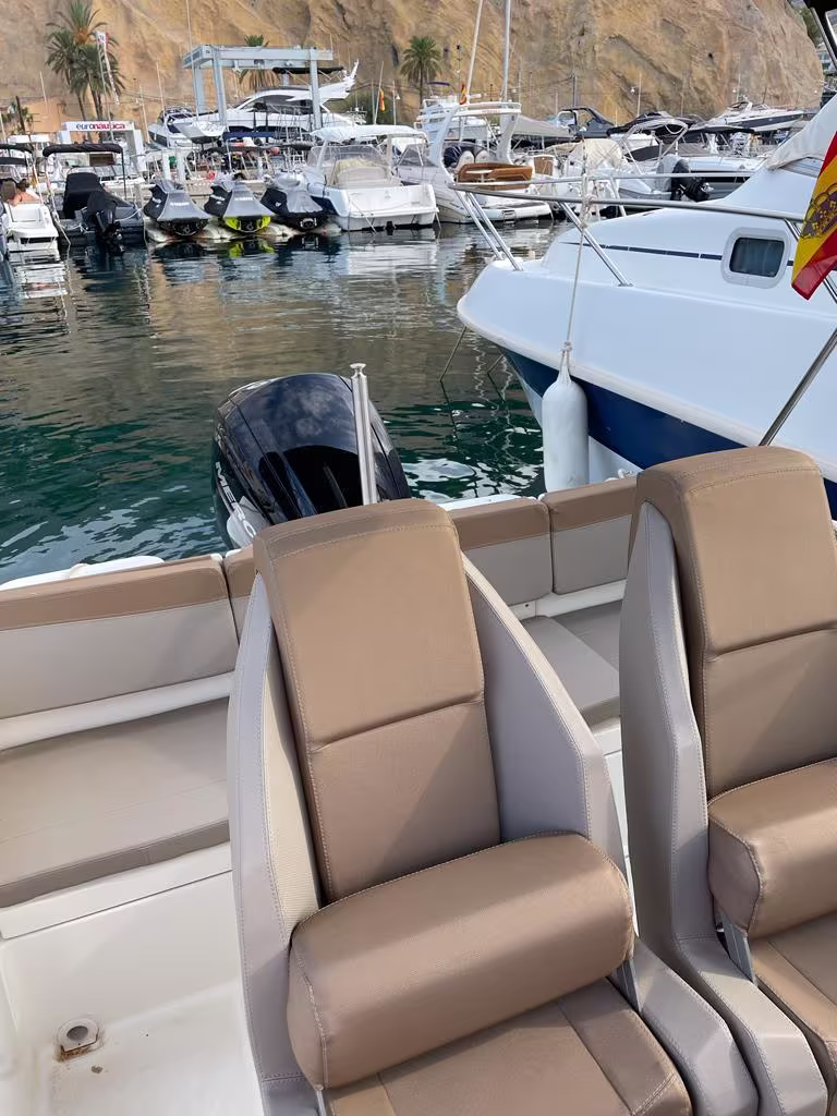 quicksilver activ 550 open